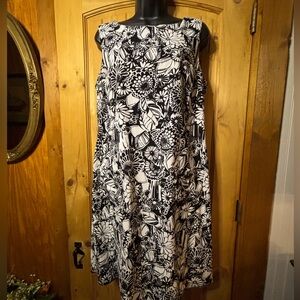 Scarlett Monochrome Floral Midi Dress